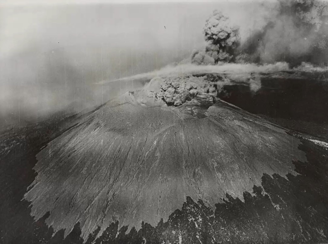 Foto-Foto Gunung di Jawa Masa Penajajahn Belanda