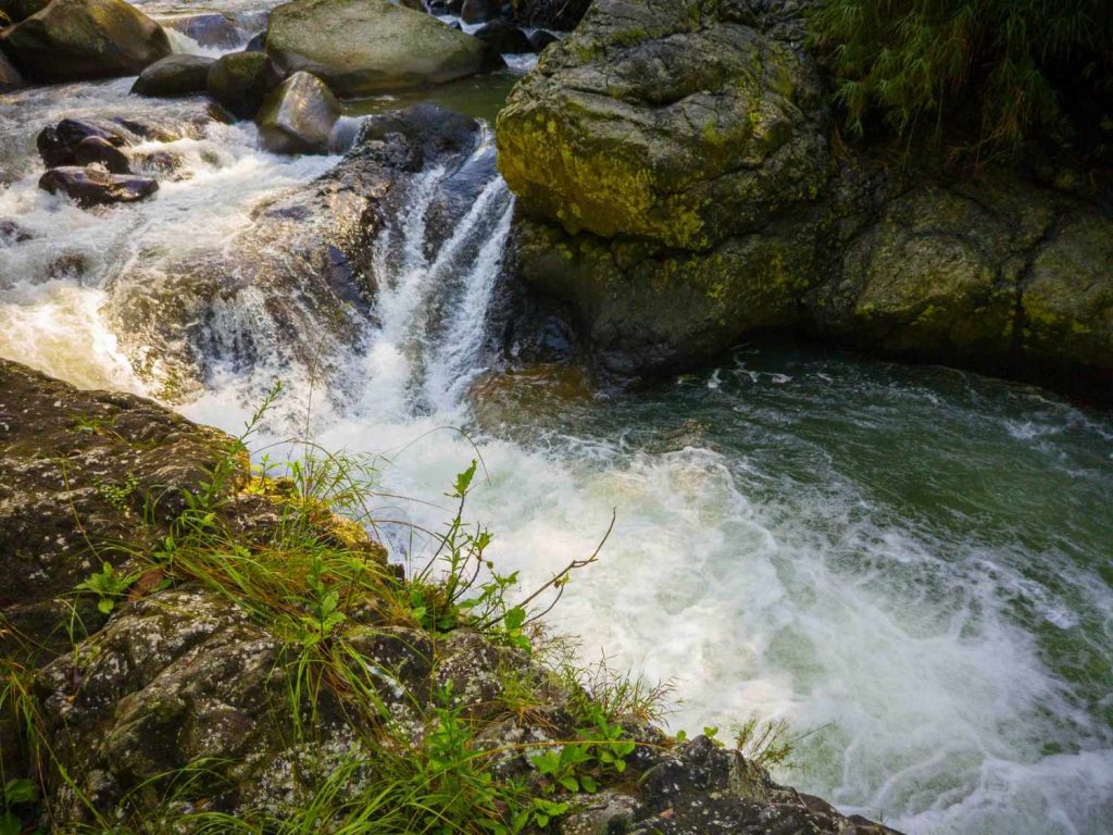 Saya Mandi di Sungai Patrawisa ini.